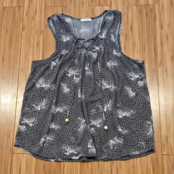 Maurcies Sleeveless Top - Picture 1 of 9